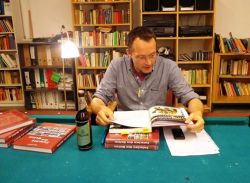 Marco Bertram bei einer Lesung