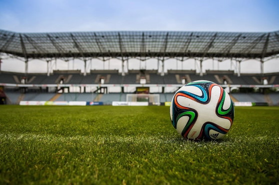 Ball im Stadion