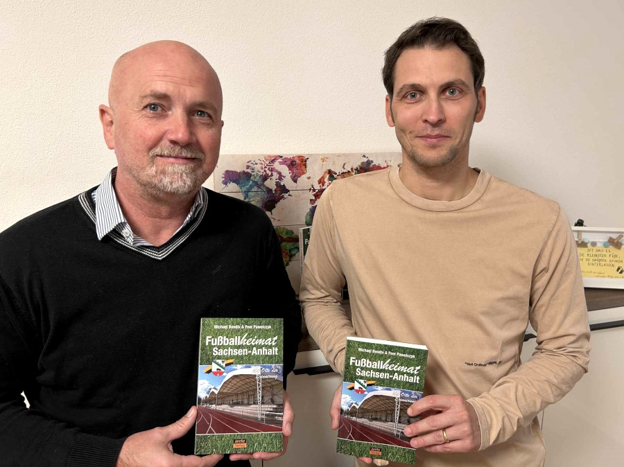 Foto mit den beiden Autoren Michael Bendix und Peer Pawelczyk auf der Leipziger Buchmesse